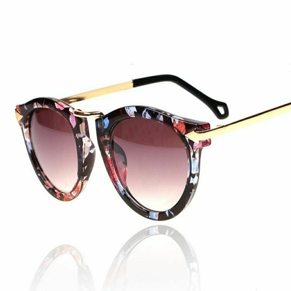 Accessories - 🎉🎉 HP🎉🎉Floral Sunglasses